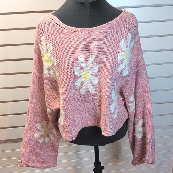Storia Daisy Cropped Sweater Bell Sleeves Pink White Yellow Size Medium EUC - Picture 3 of 8